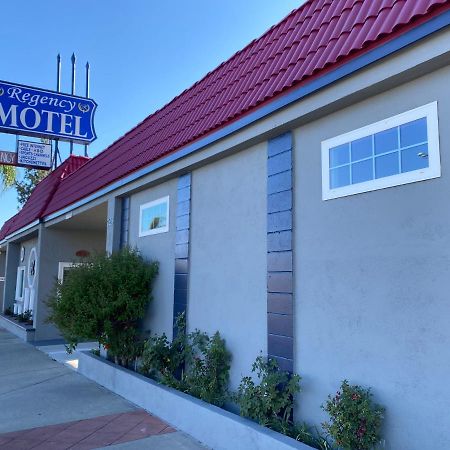 Regency Motel Брея Экстерьер фото