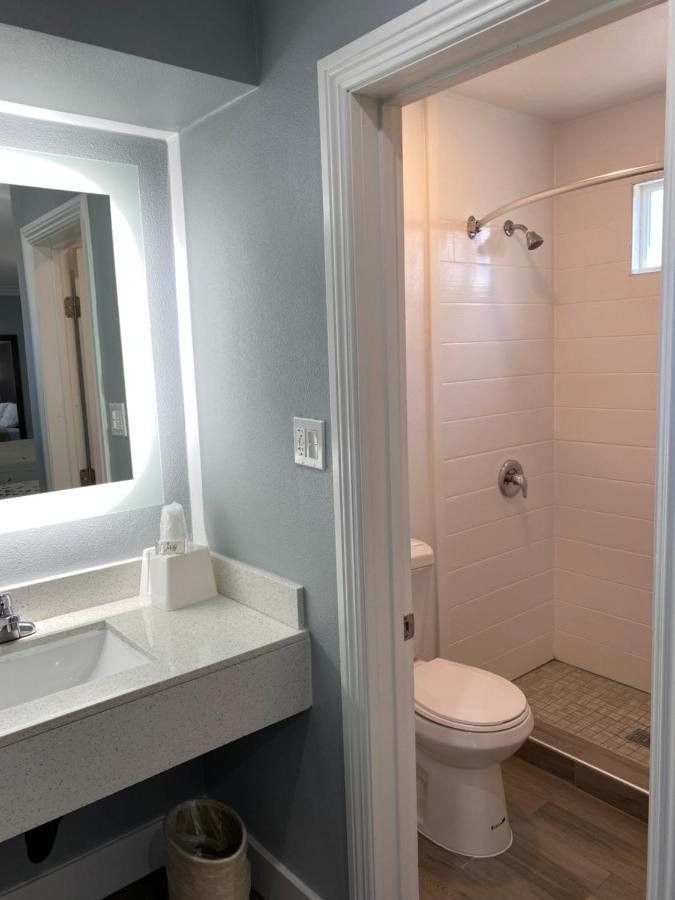 Regency Motel Брея Экстерьер фото